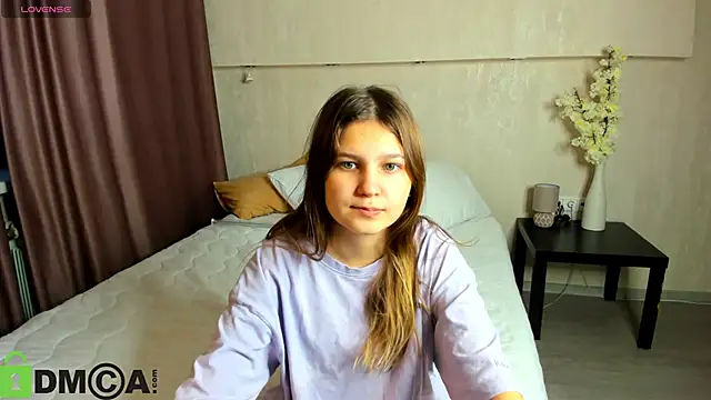 Elle Ellise online show from 09.30.25