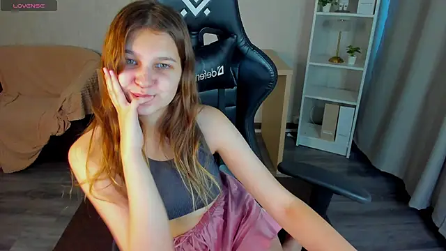 Elle Ellise online show from 11.08.25