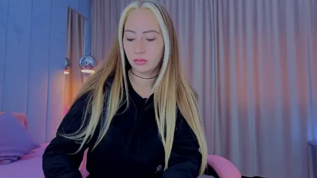 Reina Cummings online show from 11.09.25