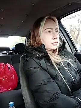 Reina Cummings online show from 11.26.25