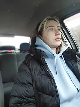 Reina Cummings online show from 03.28.26