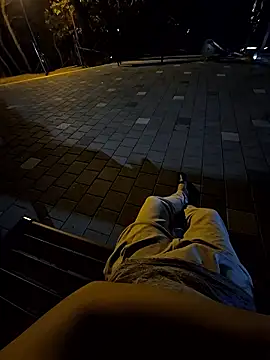 Snapshot of starvingo2002 chatting on 09.23.25 starvingo2002 online show from 09.23.25