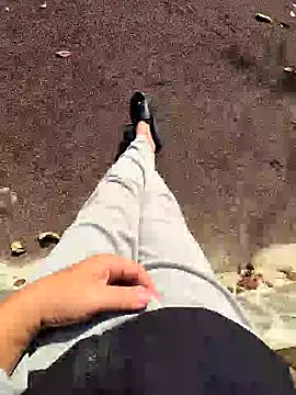 Snapshot of starvingo2002 chatting on 11.01.25 starvingo2002 online show from 11.01.25