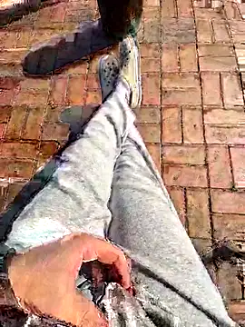 Snapshot of starvingo2002 chatting on 11.07.25 starvingo2002 online show from 11.07.25