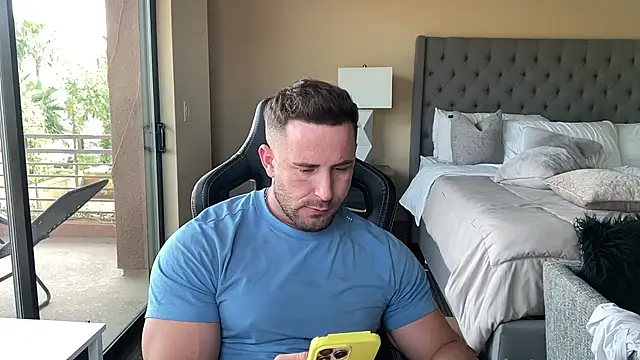 Snapshot of brettmycles28 chatting on 09.27.25 brettmycles28 online show from 09.27.25