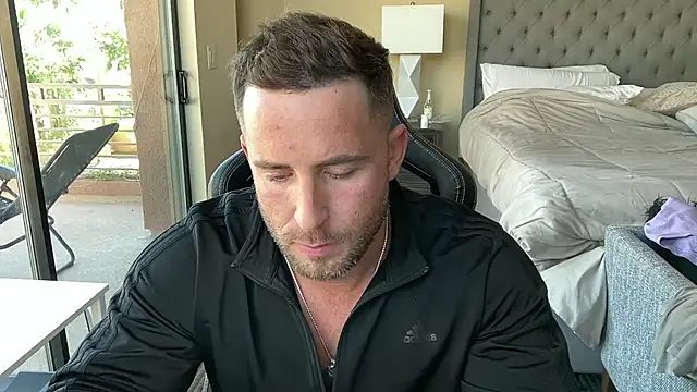 Snapshot of brettmycles28 chatting on 10.26.25 brettmycles28 online show from 10.26.25