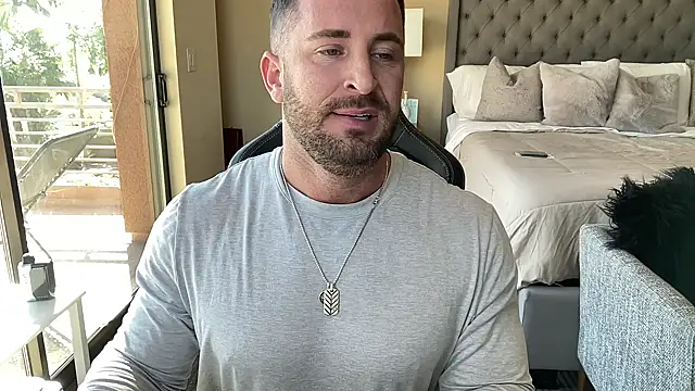 Snapshot of brettmycles28 chatting on 10.30.25 brettmycles28 online show from 10.30.25