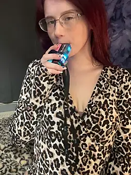 Snapshot of raen001 chatting on 02.19.26 raen001 online show from 02.19.26