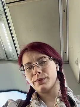 Snapshot of raen001 chatting on 02.25.26 raen001 online show from 02.25.26