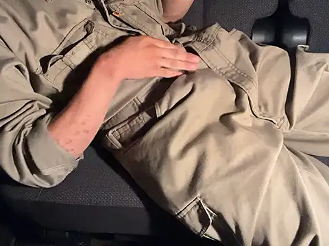 Snapshot of CAMEL1913 chatting on 09.12.25 CAMEL1913 online show from 09.12.25