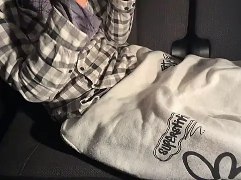 Snapshot of CAMEL1913 chatting on 11.01.25 CAMEL1913 online show from 11.01.25