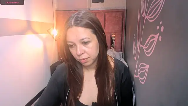 Isa Thompson   online show from 09.12.25