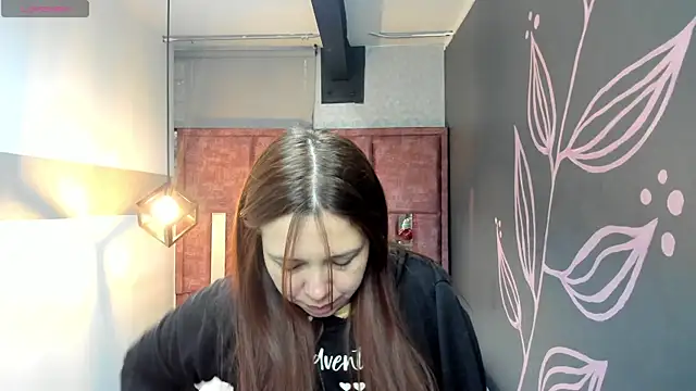 Isa Thompson   online show from 09.30.25