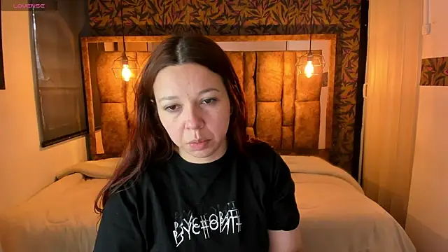 Isa Thompson   online show from 11.20.25