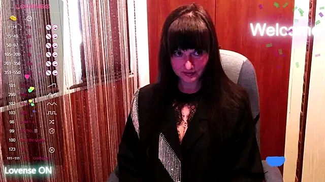 Snapshot of MilaRay chatting on 05.15.26 MilaRay online show from 05.15.26