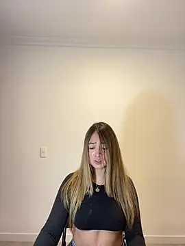 Snapshot of Zara_Ross chatting on 10.29.25 Zara Ross online show from 10.29.25