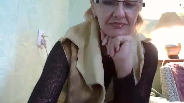 TianaQLove online show from 10.04.25