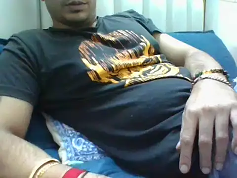 Snapshot of 7_INCH_MONSTER chatting on 11.05.25 7 INCH MONSTER online show from 11.05.25