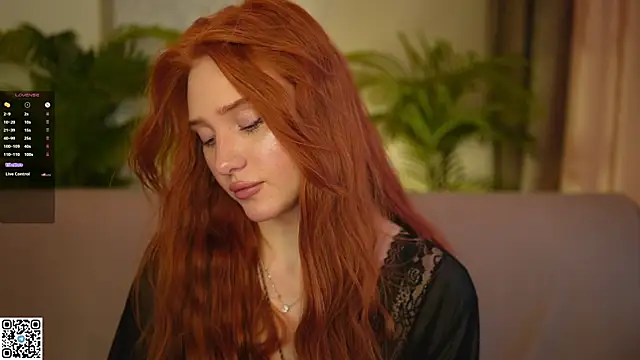 Snapshot of KissOfFlame chatting on 11.10.25 KissOfFlame online show from 11.10.25