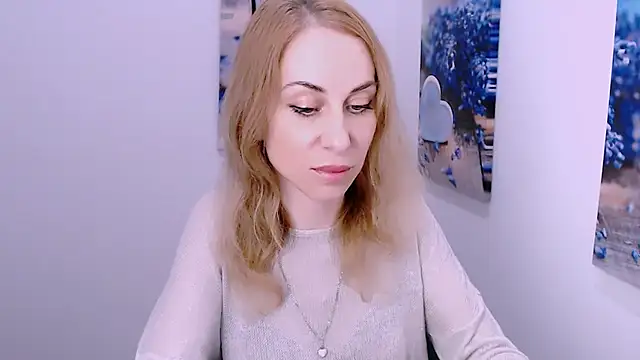 Snapshot of Create_your_own_sun chatting on 11.09.25 Create your own sun online show from 11.09.25