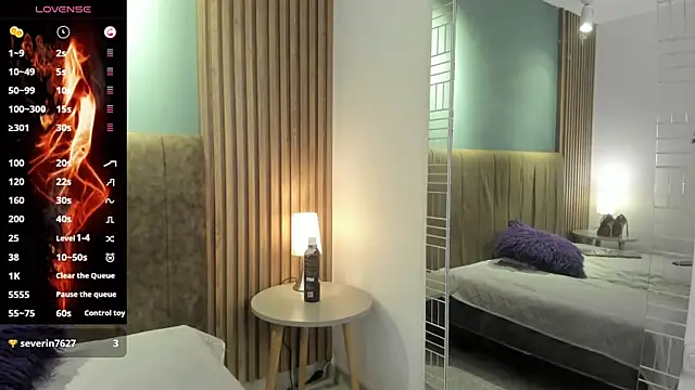 IsisNoir online show from 04.13.26