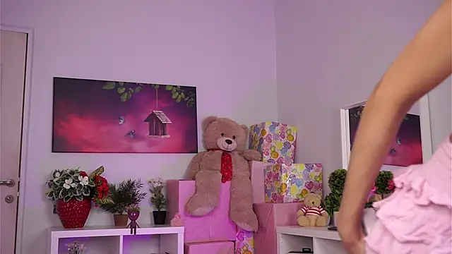 ZariaVera online show from 10.11.25