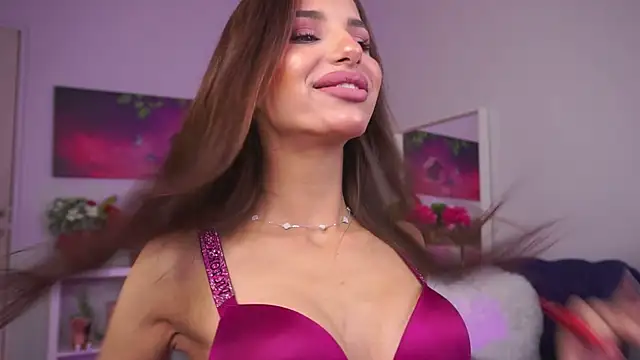 ZariaVera online show from 10.13.25