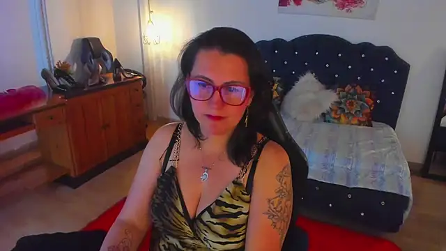 D Martii online show from 10.14.25