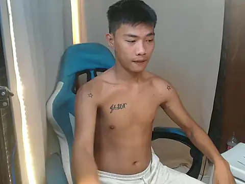 Snapshot of urasianjason chatting on 02.26.26 urasianjason online show from 02.26.26