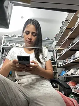 GiaDuque online show from 10.28.25