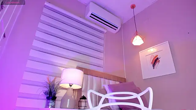 Snapshot of _paula_x chatting on 10.11.25 paula x online show from 10.11.25