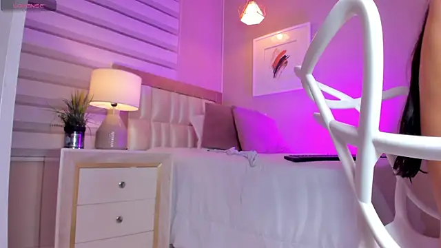 Snapshot of _paula_x chatting on 10.21.25 paula x online show from 10.21.25