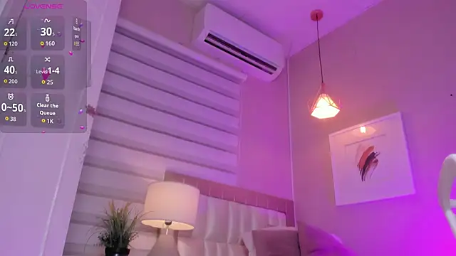 Snapshot of _paula_x chatting on 10.27.25 paula x online show from 10.27.25