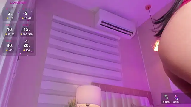 Snapshot of _paula_x chatting on 10.29.25 paula x online show from 10.29.25