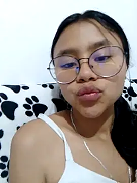 SofieLove 01 online show from 04.10.26