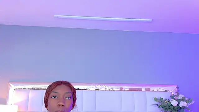 MadeleineHocker online show from 10.18.25