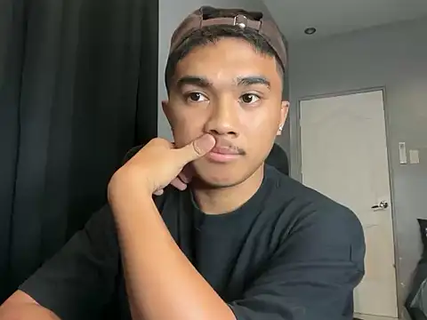 Snapshot of pinoyAdrianneXXX chatting on 05.04.26 pinoyAdrianneXXX online show from 05.04.26