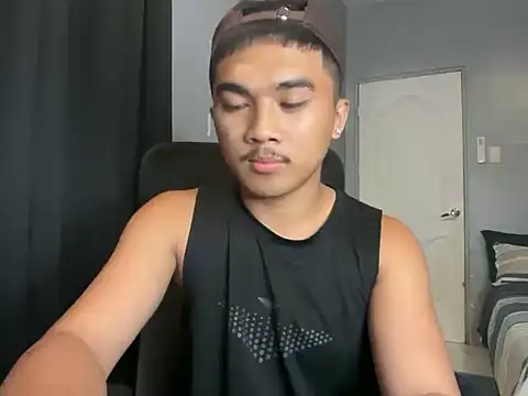 Snapshot of pinoyAdrianneXXX chatting on 05.05.26 pinoyAdrianneXXX online show from 05.05.26
