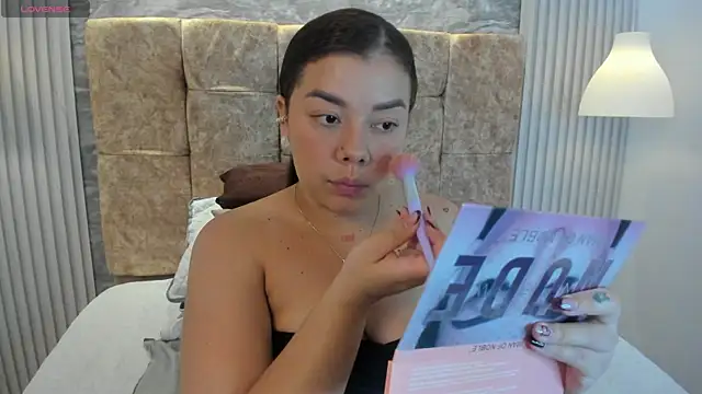 leilapons online show from 11.20.25