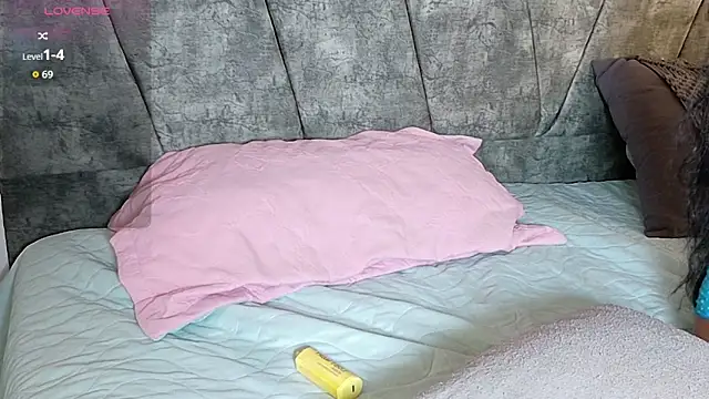 ValeriGallardo17 online show from 11.05.25