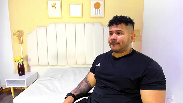 Snapshot of michael_hill1 chatting on 10.27.25 michael hill1 online show from 10.27.25