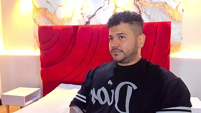 Snapshot of michael_hill1 chatting on 11.01.25 michael hill1 online show from 11.01.25