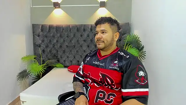 Snapshot of michael_hill1 chatting on 11.04.25 michael hill1 online show from 11.04.25