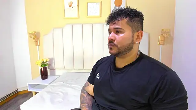 Snapshot of michael_hill1 chatting on 11.06.25 michael hill1 online show from 11.06.25