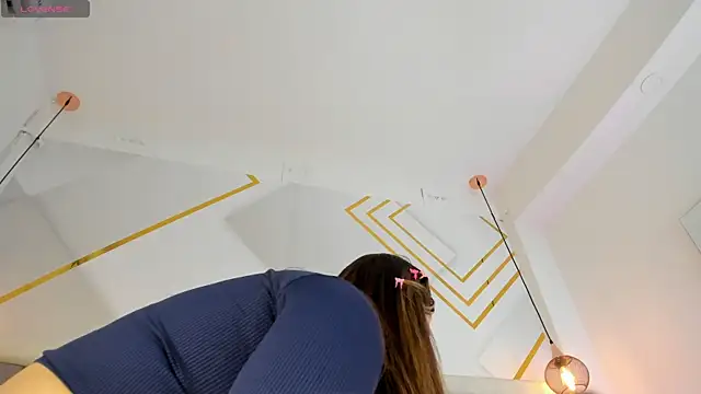 mariana jhones  online show from 10.29.25