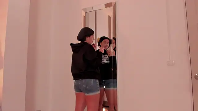 Snapshot of Rachell_Jamess chatting on 09.28.25 Rachell Jamess online show from 09.28.25