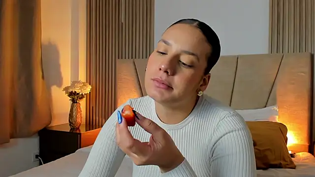 Snapshot of Rachell_Jamess chatting on 10.14.25 Rachell Jamess online show from 10.14.25