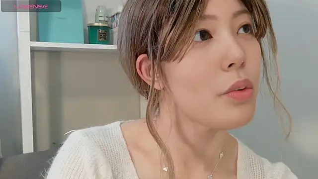 Nana with online show from 02.15.26