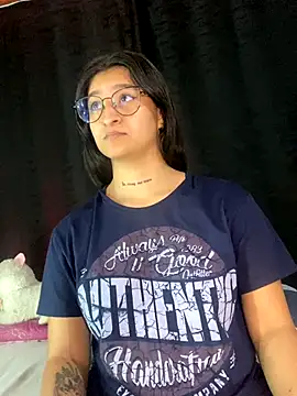 EVAH LEE  online show from 12.23.25