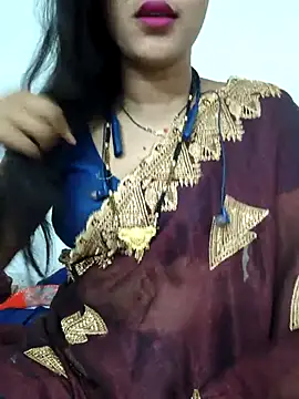 Snapshot of BEAUTY_QUE chatting on 10.29.25 BEAUTY QUE online show from 10.29.25